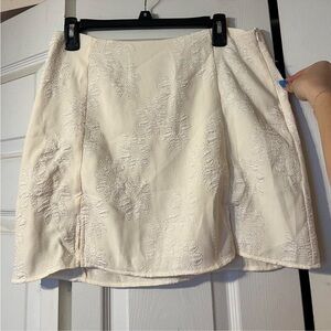 Le Lis Cream Floral Mini Skirt